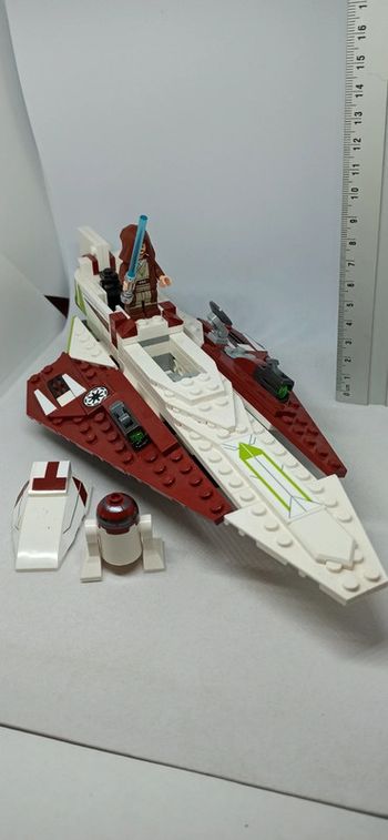 Vaisseau spatial avec personnage lego