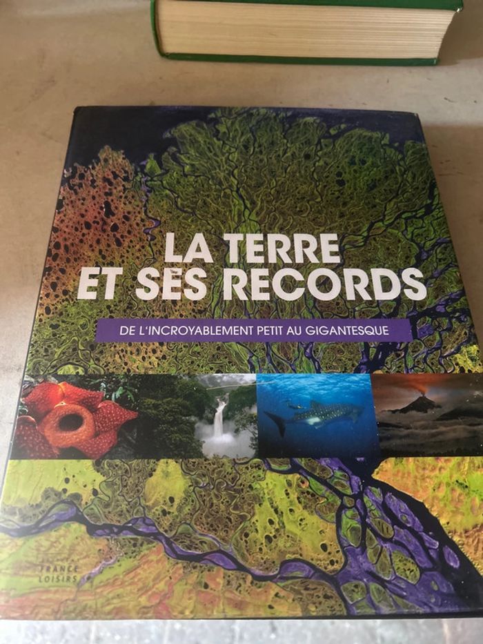 Livre sur la Terre et ses record
