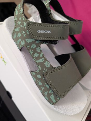 Sandales d'été garçon. Taille 34. Neuf. Geox