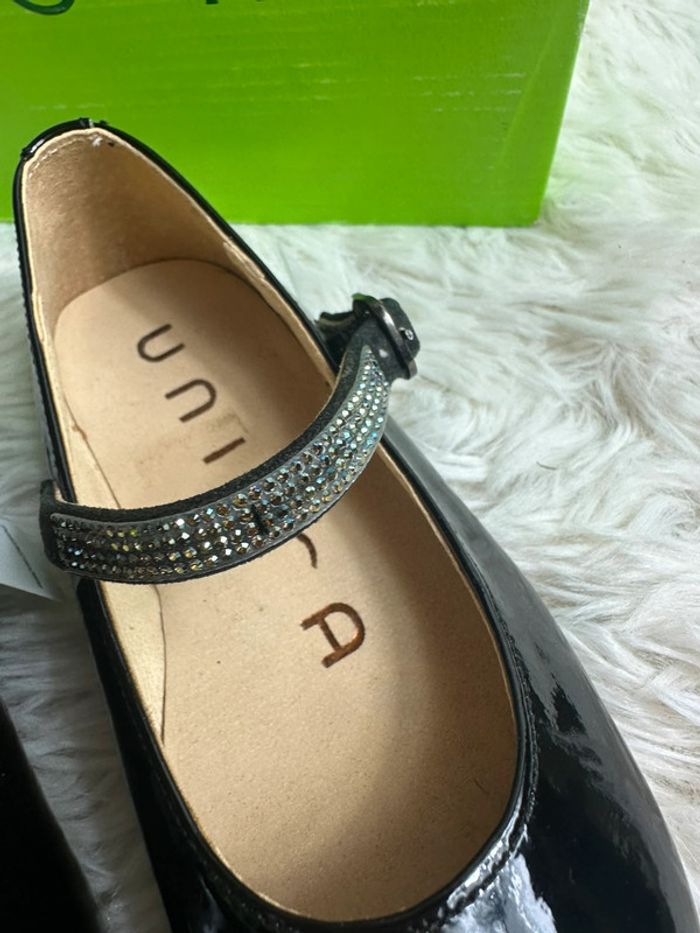 Paire de ballerine à bride Unisa taille 25 - photo numéro 5