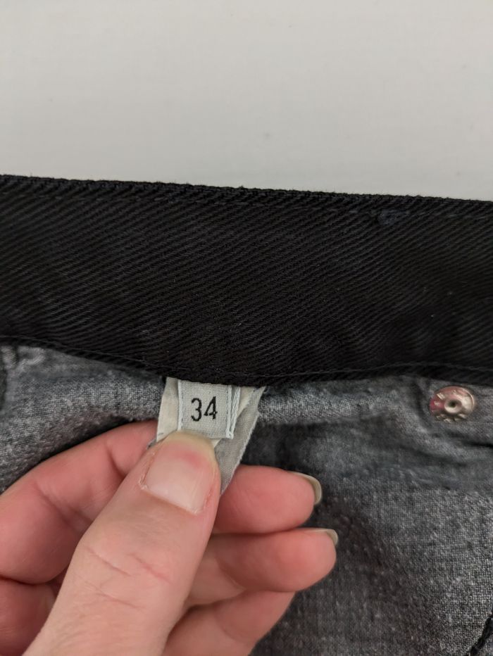 Jean droit noir - Valentino - taille 34 (FR 44) - photo numéro 10