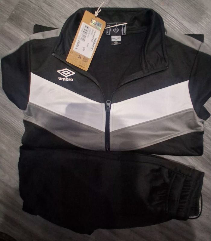 Survêtement Umbro neuf - photo numéro 5