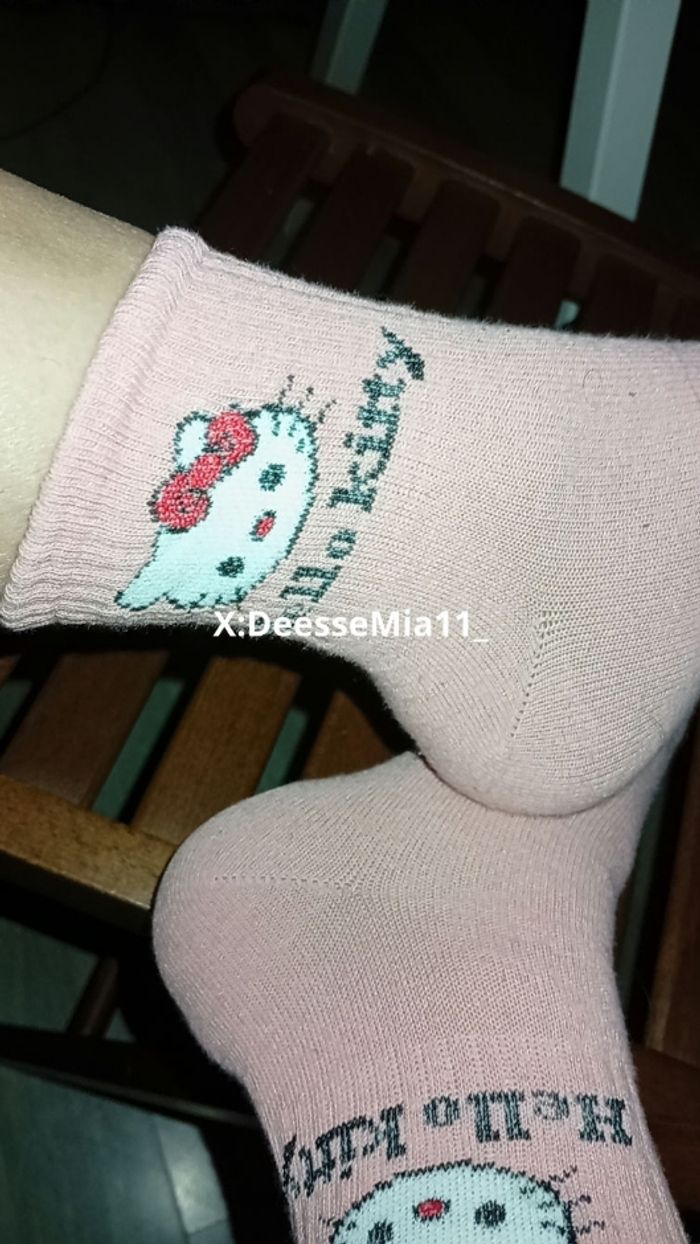 Chaussettes motif Hello Kitty - photo numéro 2