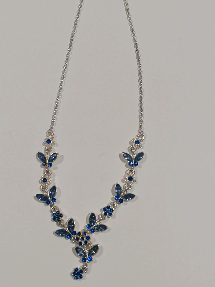 Collier fantaisie papillon fleur bleu 📿 - photo numéro 6