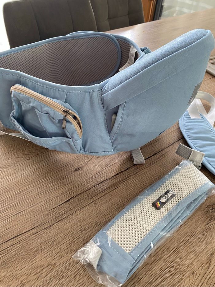 Porte bébé ventrale et siège de hanche - photo numéro 4
