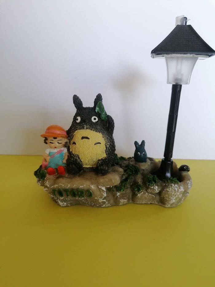Lampe Led Totoro et Mei sous le lampadaire