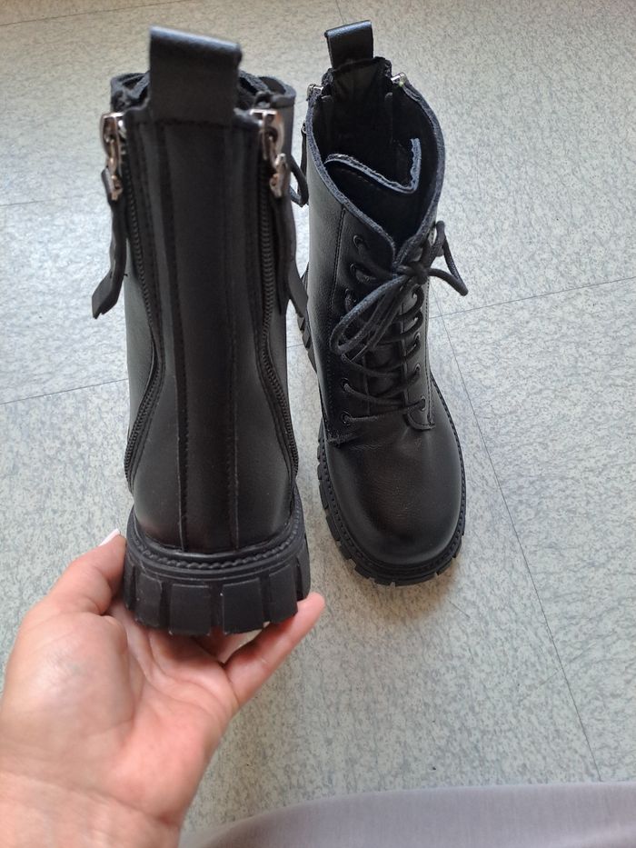 Bottine fille noire style rangers / P. 34 / Quasi Neuve - photo numéro 4