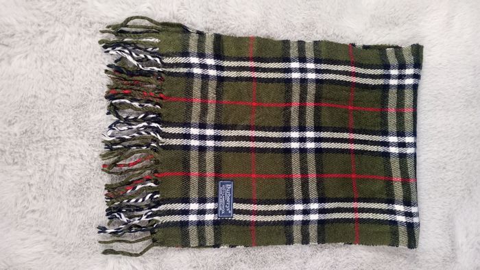 Écharpe Burberry kaki Made in England