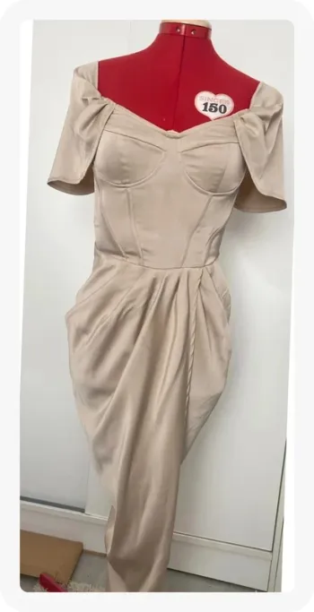 Robe corset satinée beige PLT