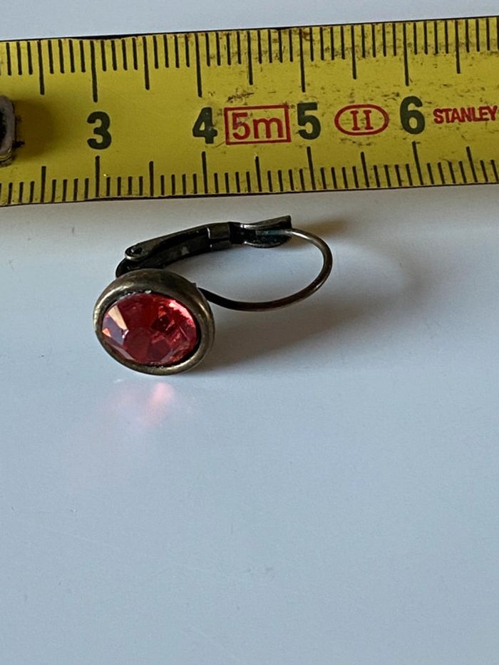 Une boucle d’oreille vintage