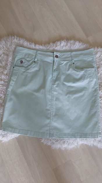 Jupe courte  taille 42