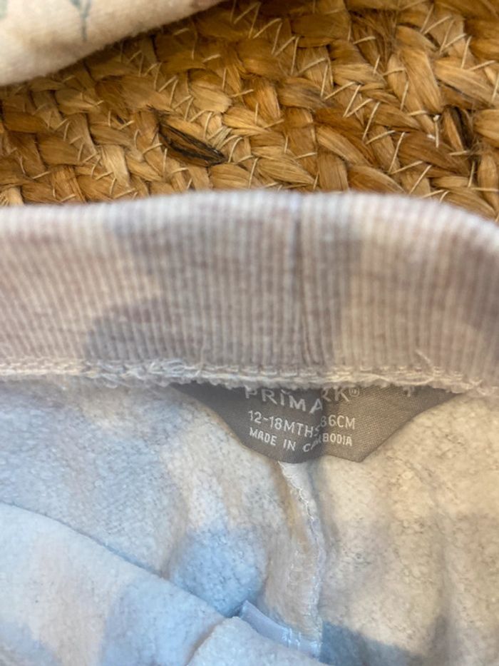Ensemble survêtement fille 12 mois Primark - photo numéro 2
