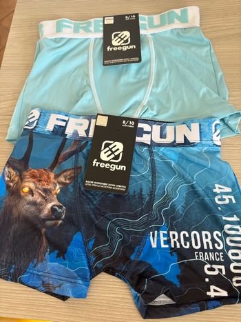 Lot de deux. Freegun, taille 8 ans 10 ans, doublure 100 % coton, neuf encore avec étiquette d’origine.