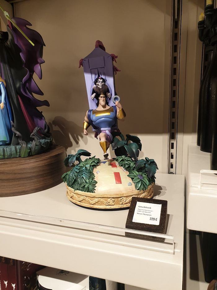 Figurine Izma et kronk