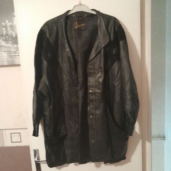 Vend veste en cuir grande taille