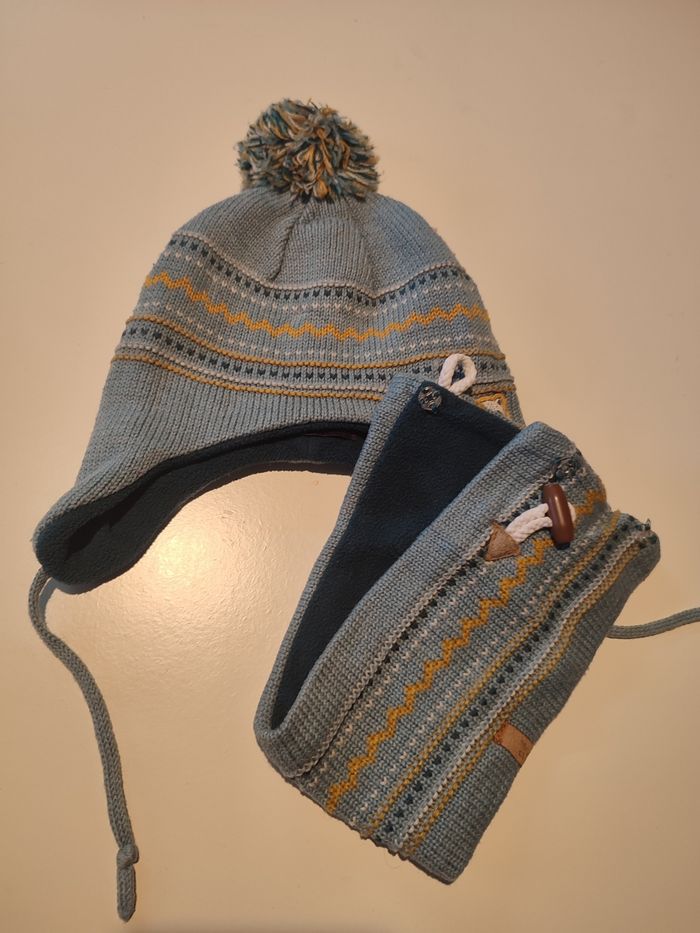 Bonnet et tour de cou