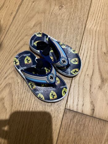 Claquettes tongs Ferrari taille 20