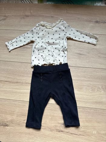 Ensemble pantalon bleu marine et haut crème 3 mois Kiabi