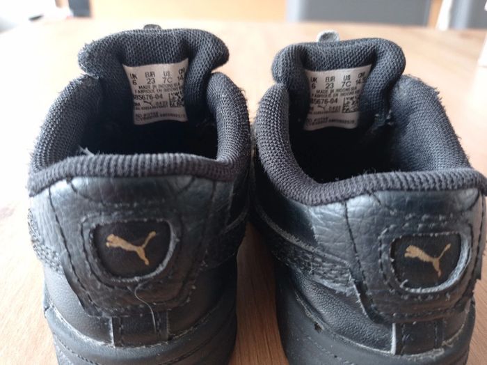 Baskets taille 19 - photo numéro 4