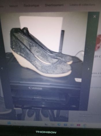 Chaussure dentelle a talon compensée