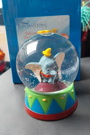 Snowglobe disney dumbo, enchanting rare