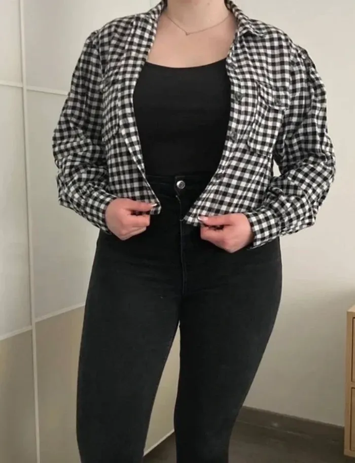 Chemise courte chaude - photo numéro 2