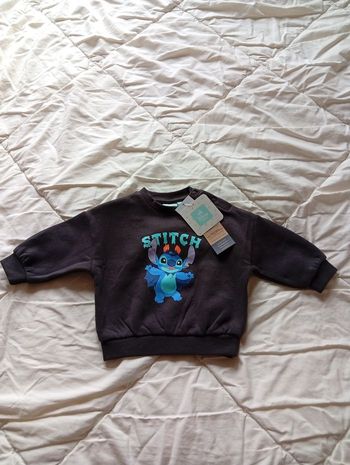 Pull stitch Disney 6 mois Kiabi neuf 