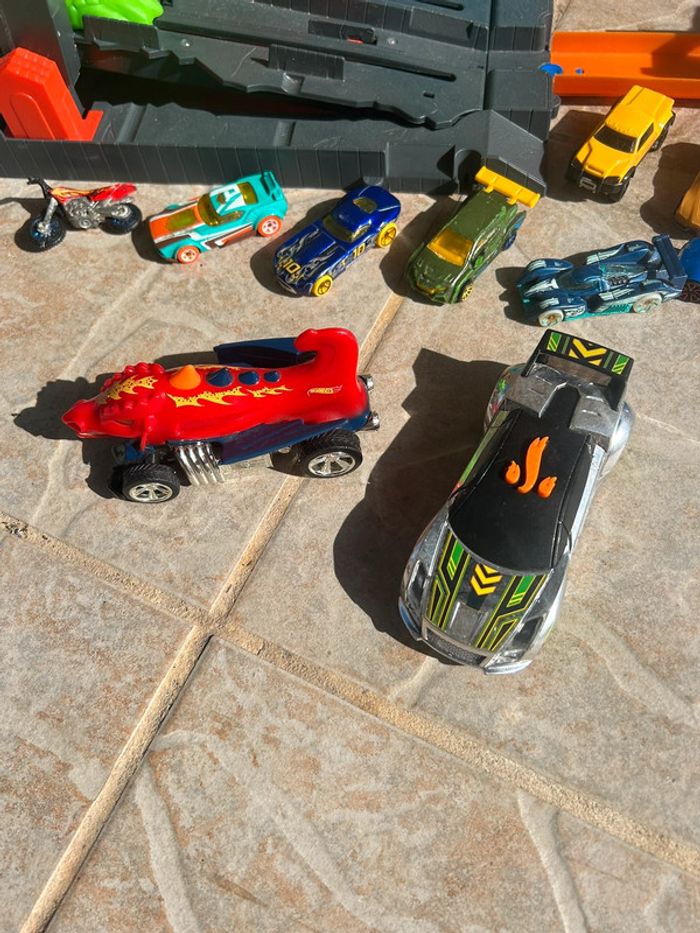 Jouet 🧸 Lot hot wheels city attaque du tricératops + voiture - photo numéro 5