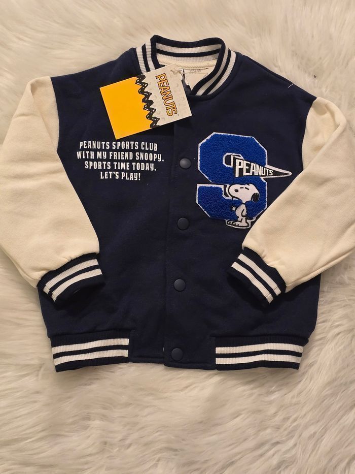 Neuf (non porté)🏷💙🤩😍superbe  sweat/veste molleton et molletonnée  snoopy 3 ans garçon (ferme) 😍🤩💙
