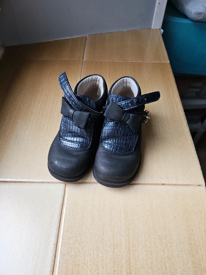 Chaussures fille noires cuir