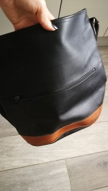 Sac noir et marron en similicuir avec bandoulière