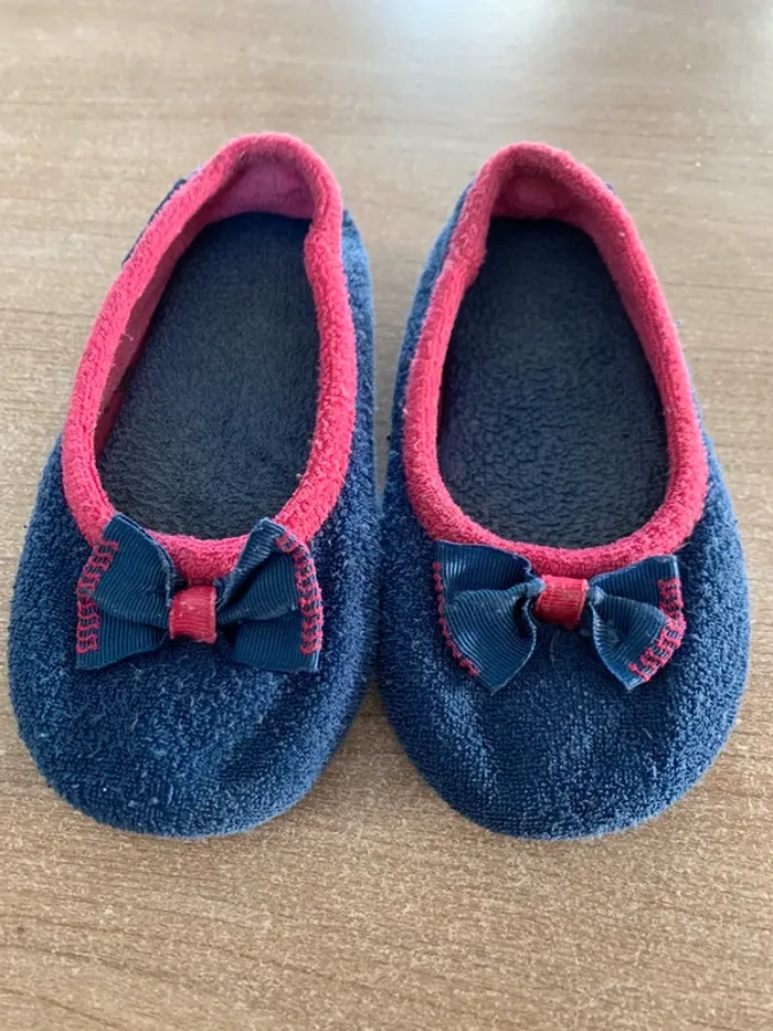 Chaussons isotoner taille 29 BE