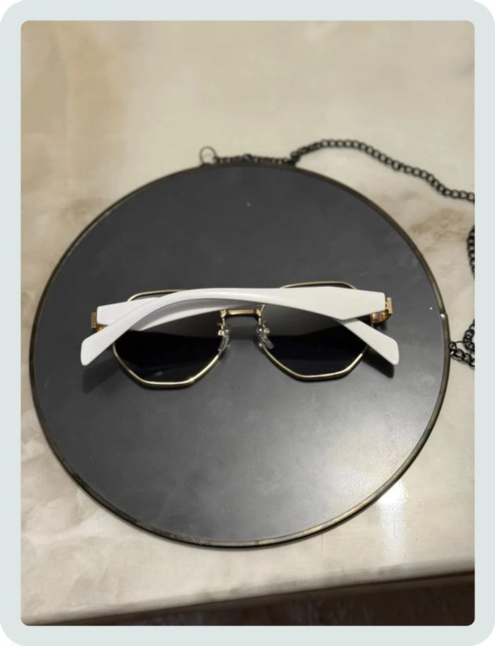 Lunette de soleil noire/blanche - photo numéro 2