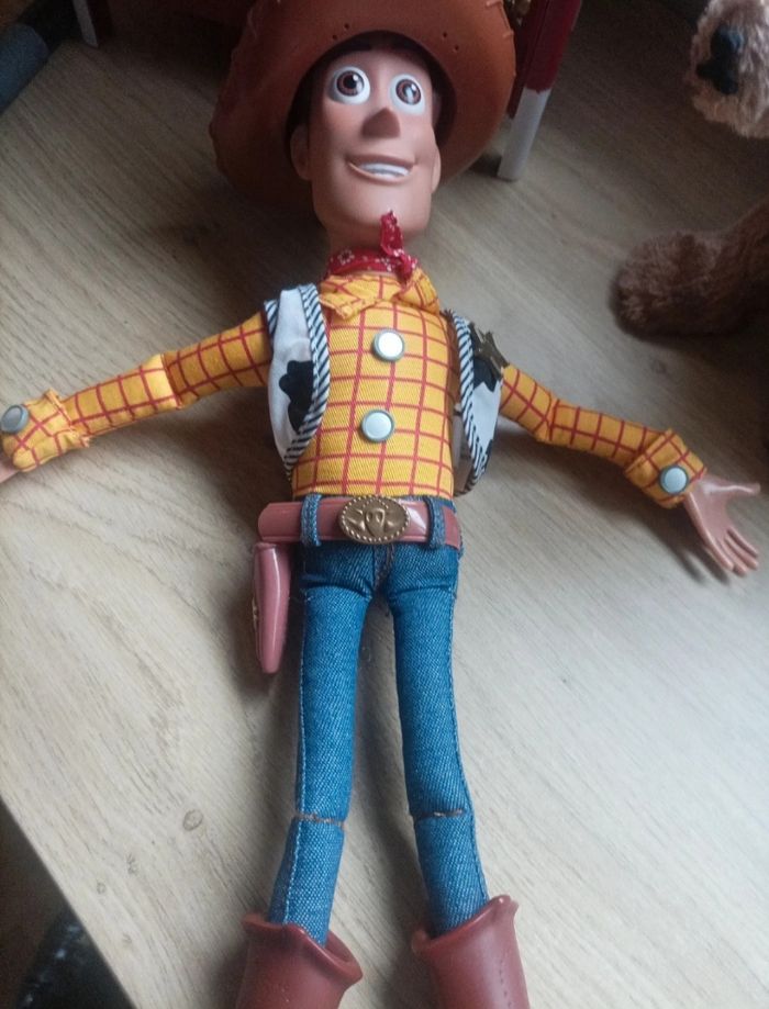 Toy story Woody 40 cm parle anglais parfait état - photo numéro 3