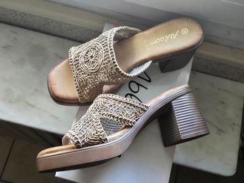 Mules ajourées camel P39 neuves (Abloom)