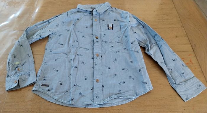 Chemise ml garçon 8ans en très bon état