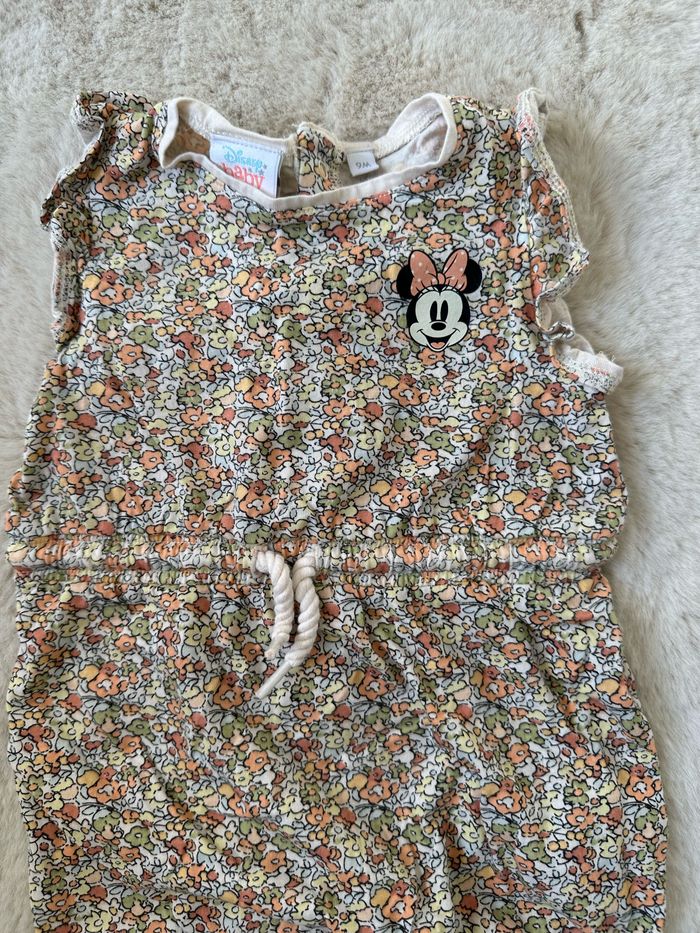 Barboteuse Disney Minnie fleuris 9 mois très bon état - photo numéro 2