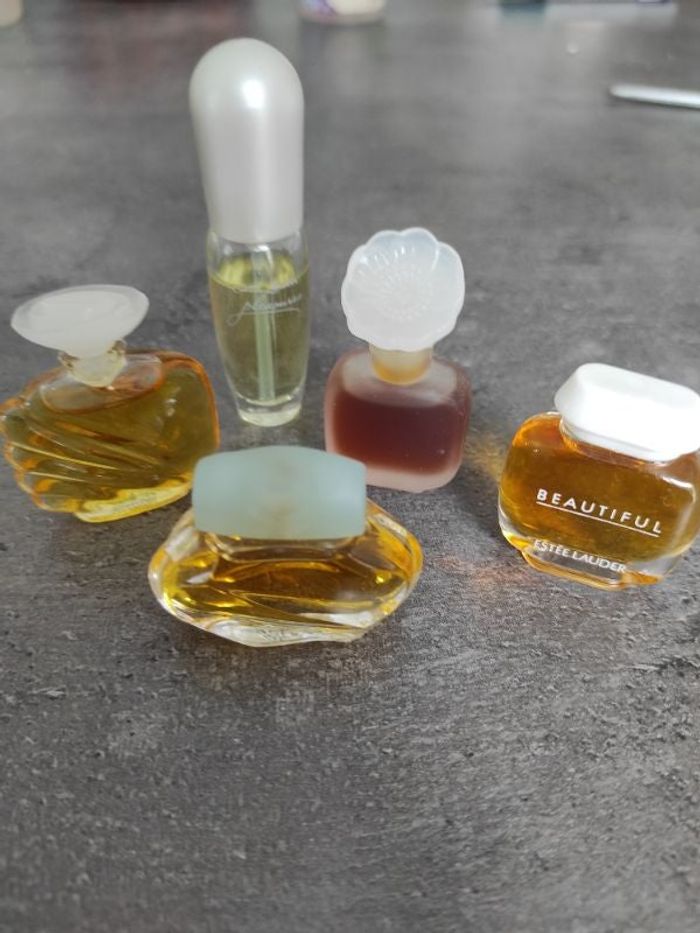 Lot miniature Estee Lauder