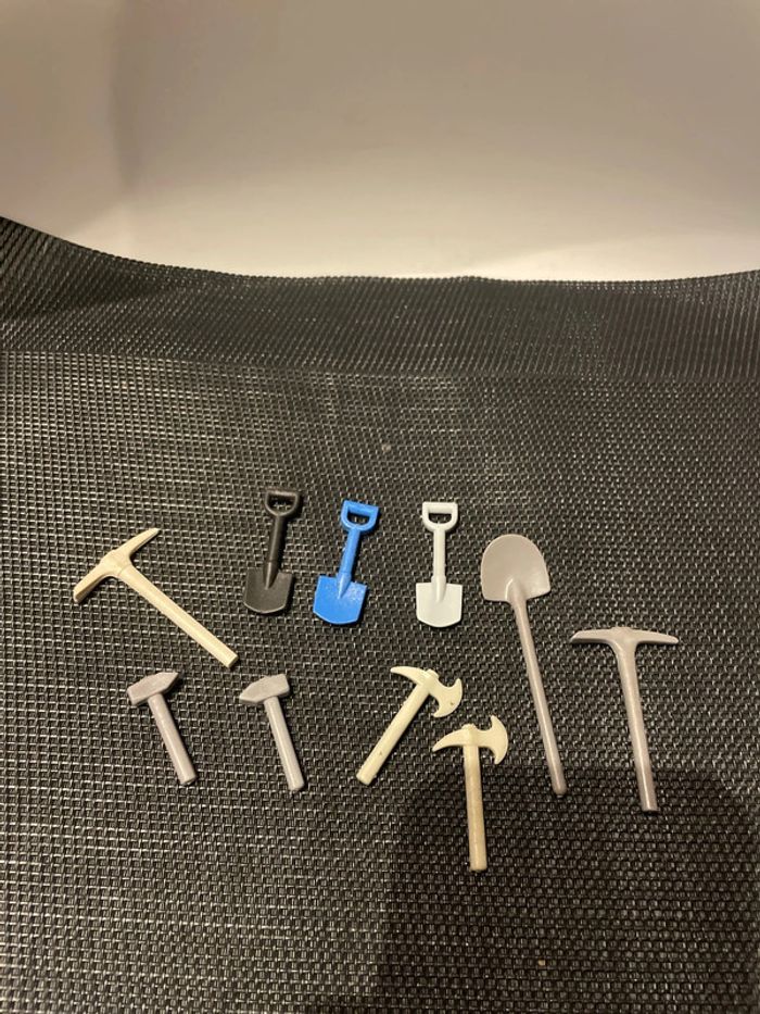 Playmobil lot outils pelles pioches marteaux haches jardin chantier ouvriers accessoires