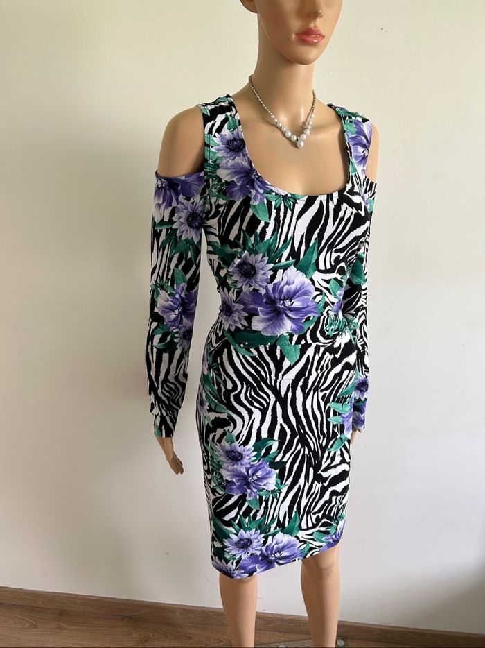 Robe imprimée avec épaules dénudées Bodyflirt taille 36/38 comme neuve - photo numéro 2