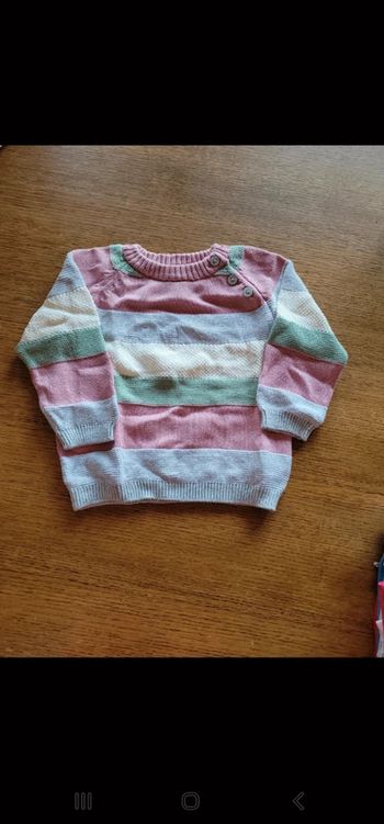 Pull 6/9 mois