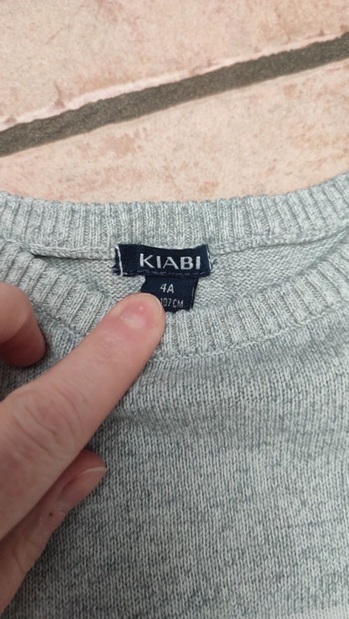 Pull gris rayé blanc - photo numéro 2