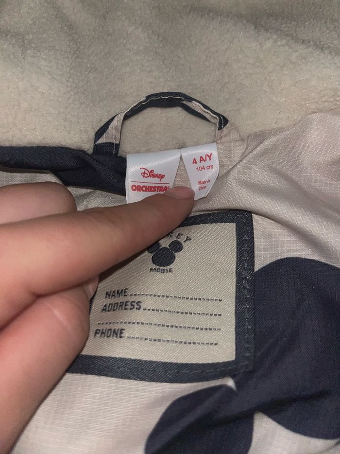 👦🏻 Doudoune Mickey T 4ans 👦🏻 - photo numéro 4