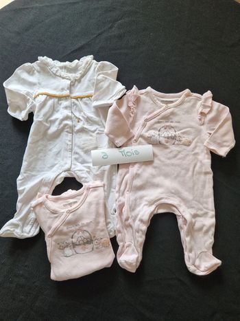 Lot de trois pyjamas
