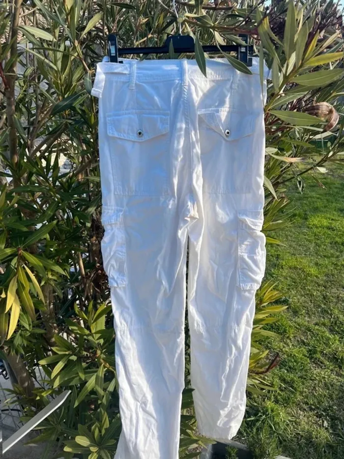 Cargo / Baggy  -  taille 34 - bershka - photo numéro 3