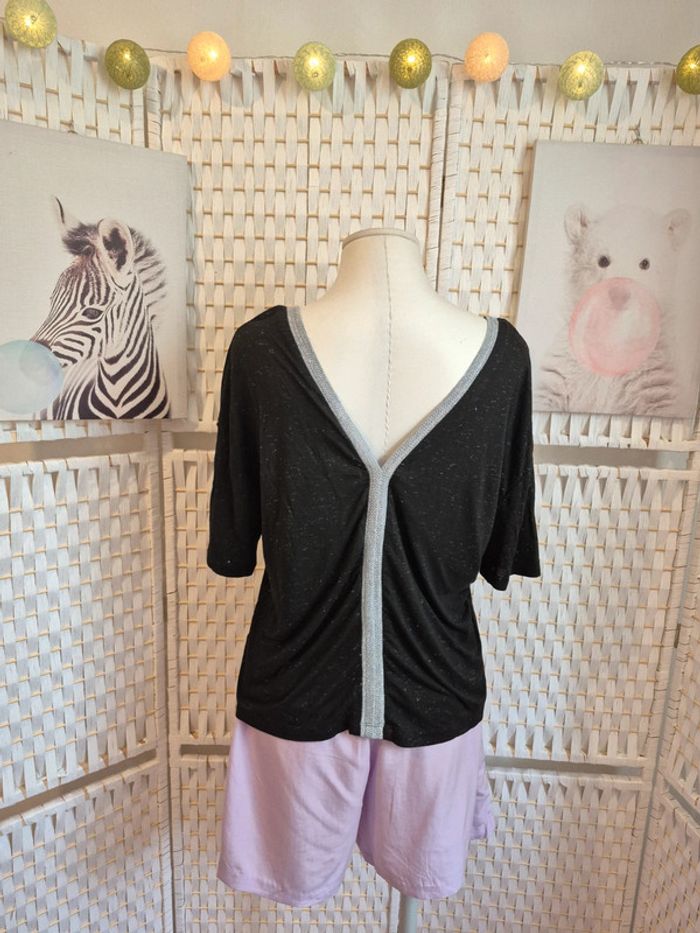 💕joli t-shirt noir avec détails pailletés argentés femme TXS/ 34 kaporal 💕 - photo numéro 2