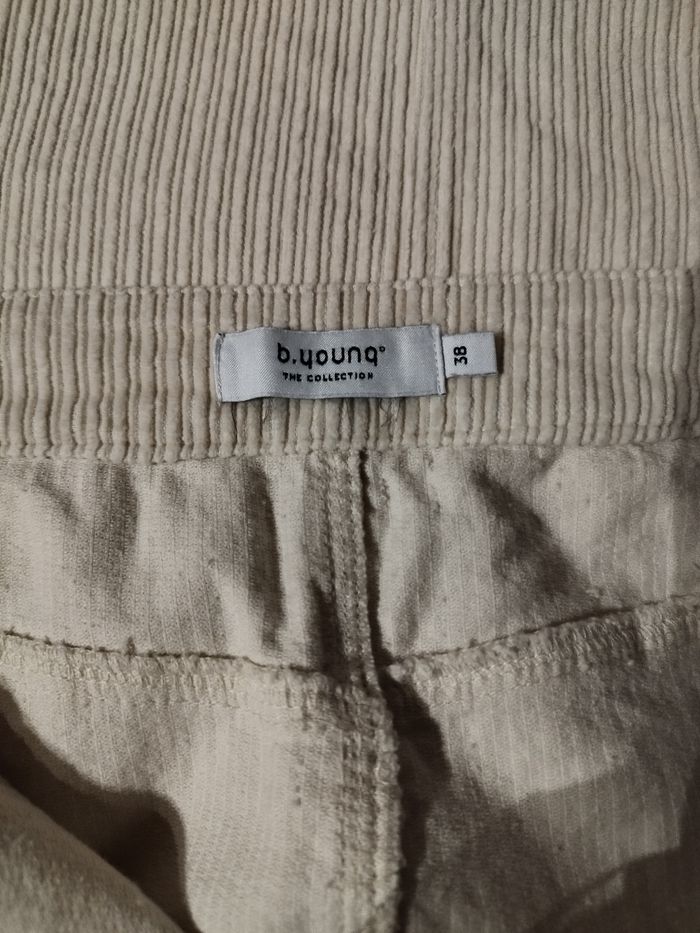 Jupe courte - photo numéro 4