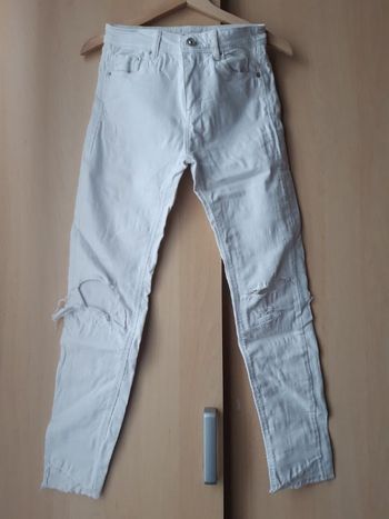 Jean blanc troués Stradivarius