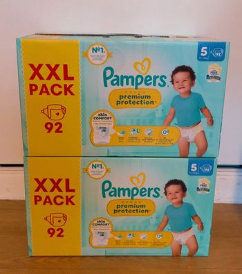 Lot couches Pampers premium taille 5/184 couches 