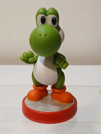 Yoshi amiibo